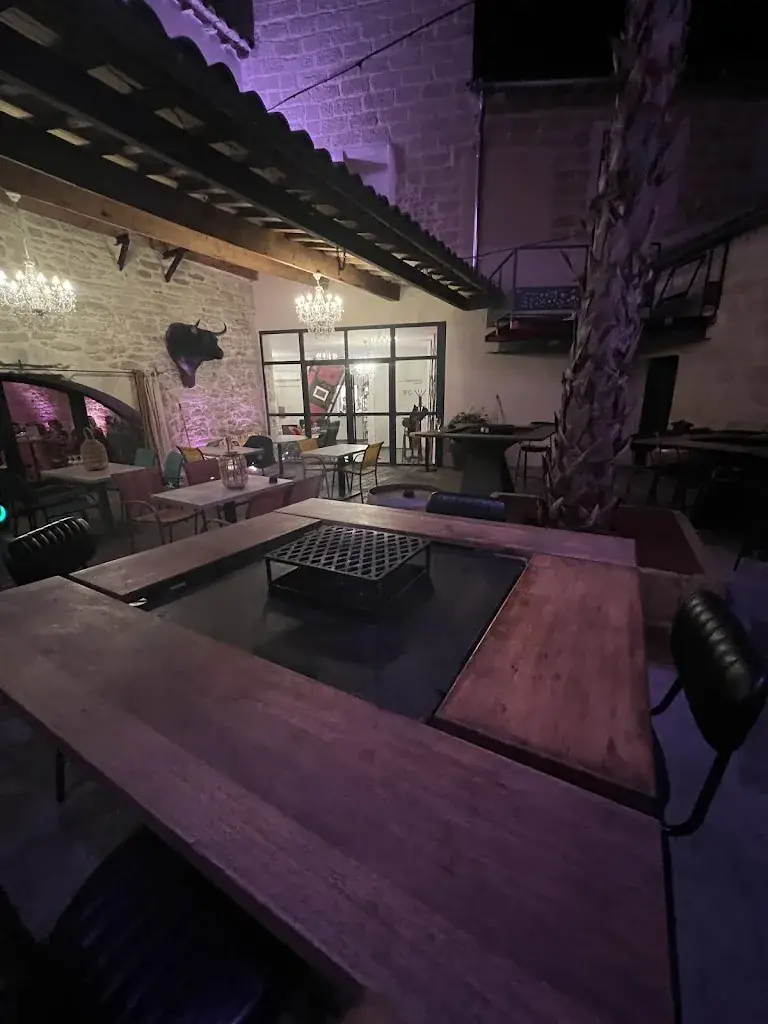 Bar de la Place_Aigues-Vives_slider_image_3