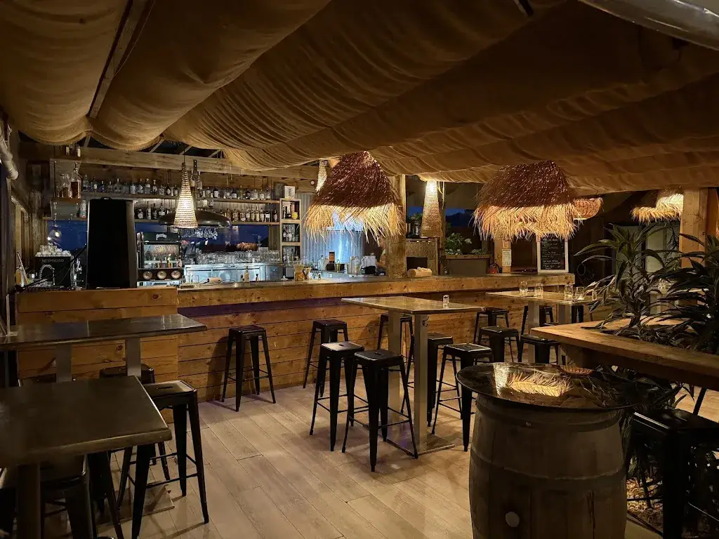 Skybar restaurant à Calvisson