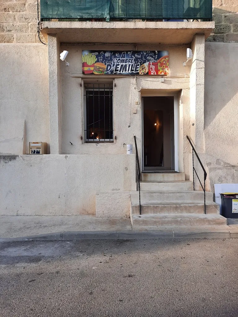 A L'ombre D'Émile restaurant in Aigues-Vives