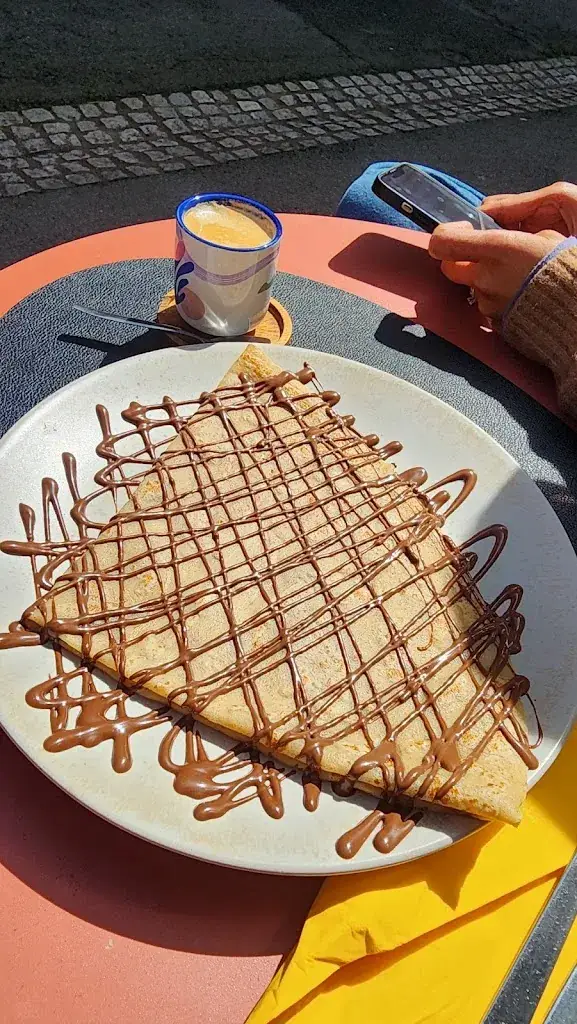 Pamela Monzalvo_La Belle Iconienne crêperie glacier_d'Oingt_recensione