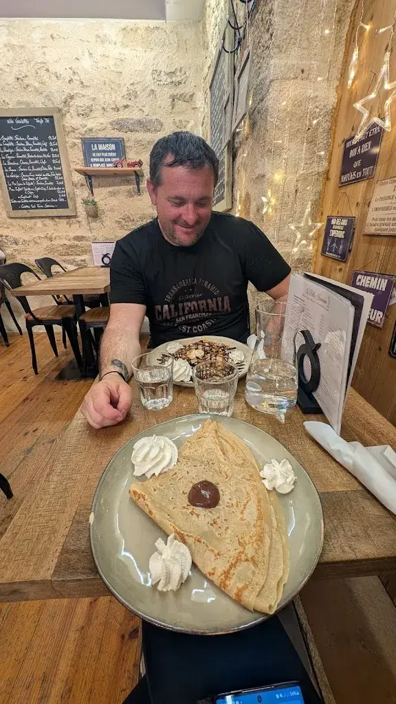 Amandine Veyran_La Belle Iconienne crêperie glacier_d'Oingt_recensione