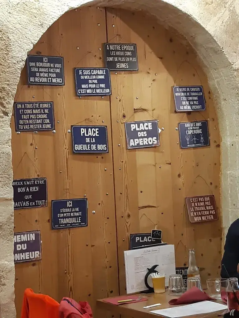 La Belle Iconienne crêperie glacier_d'Oingt_slider_image_3