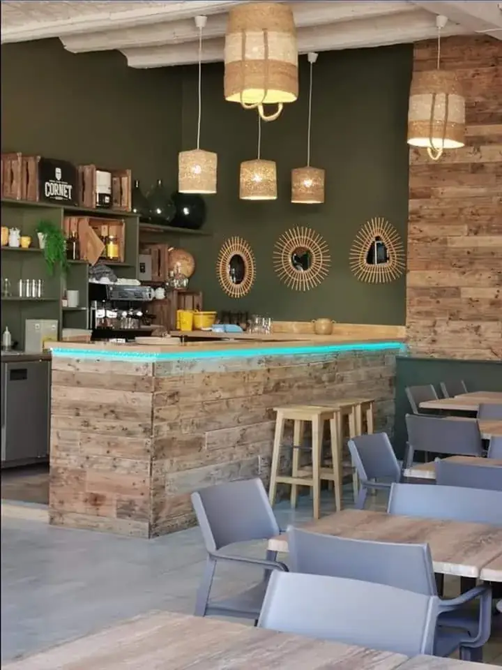 Brasserie des Platanes Restaurant in Aimargues