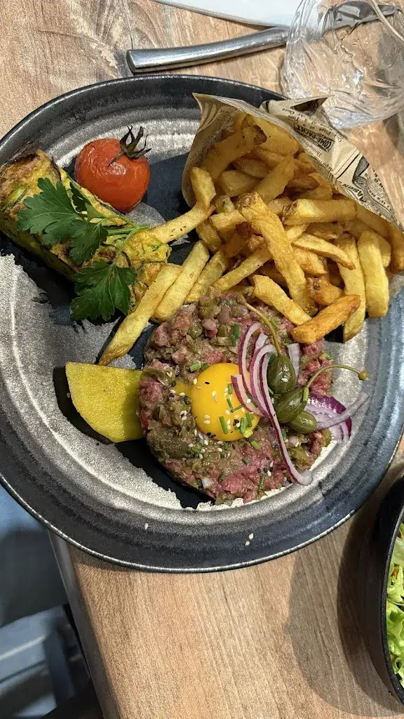 Kirill Maksimkin_BAR BRASSERIE LE SOLEIL_Aimargues_review