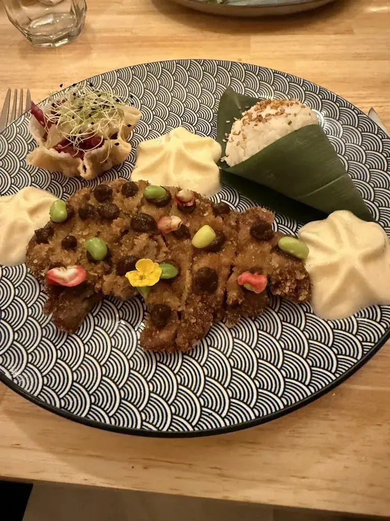 anony mous_Hanh Phuc_Agde_review