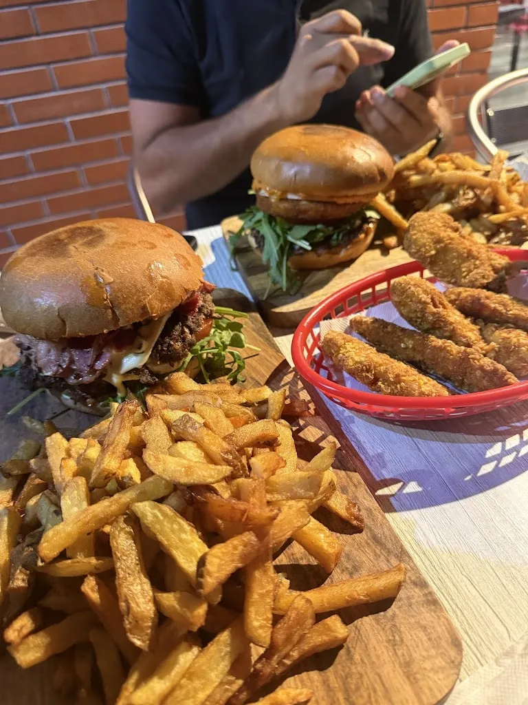 vtc hys_GrandSnackBurger_Alénya_review