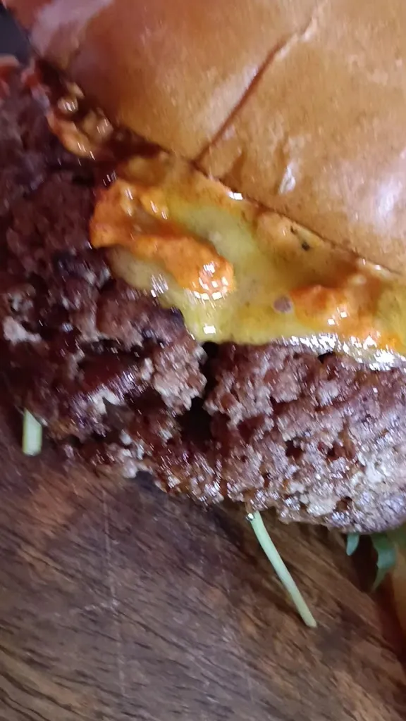 Monica Clotet Montero_GrandSnackBurger_Alénya_review