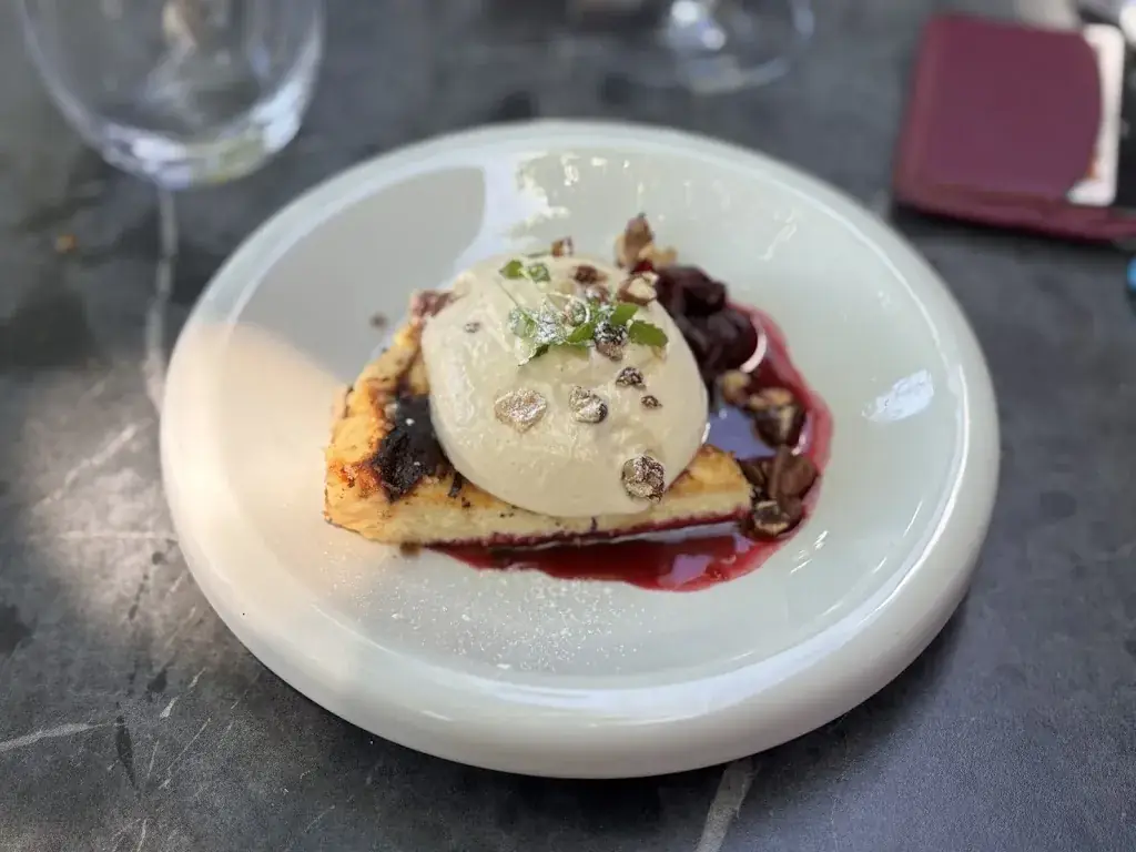 Elena Okhonko_L' épicurien_Albi_review