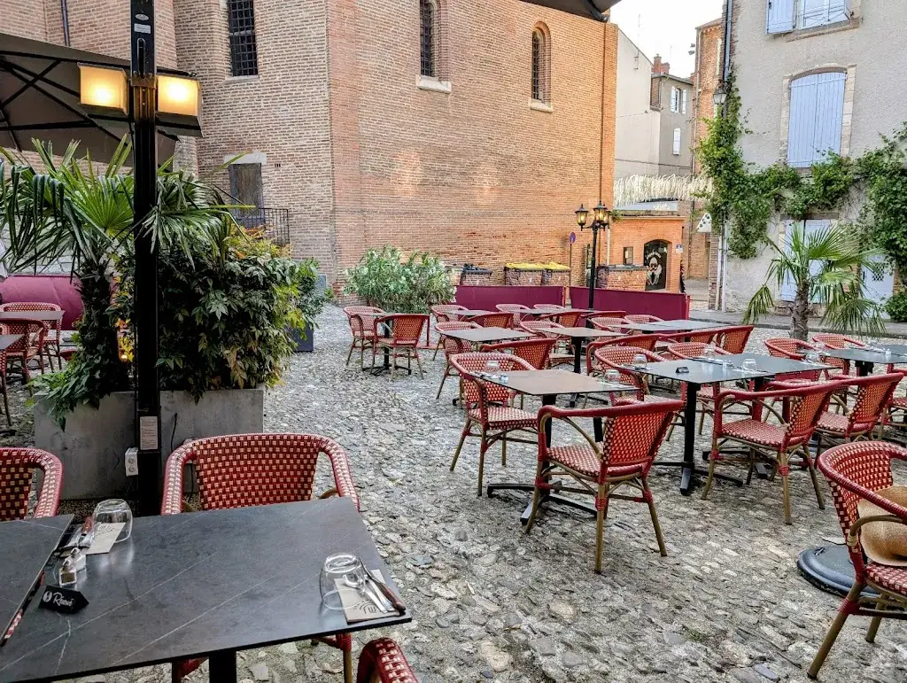 Les Arcades restaurant in Albi