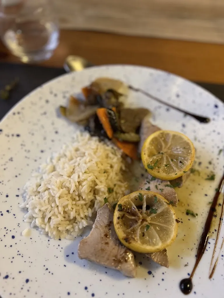 Danielle LaRocque_Le Papillon_Albi_review