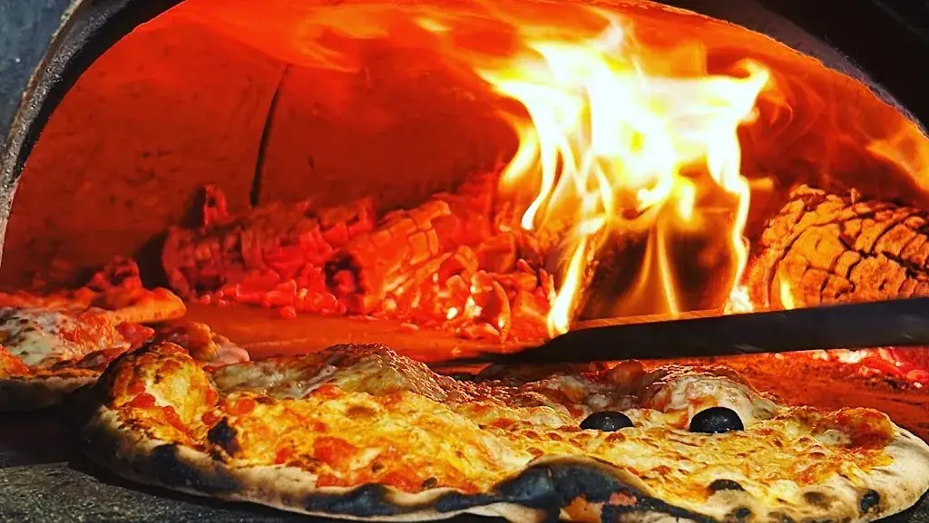 Pizza Del Tony  camion à pizza restaurant in Alignan-du-Vent