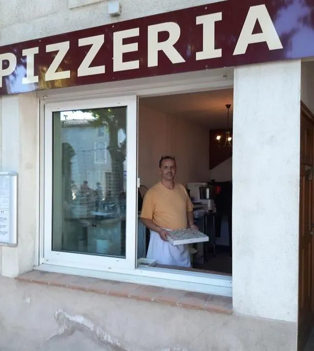Pizzeria À la maison restaurant in Alzonne