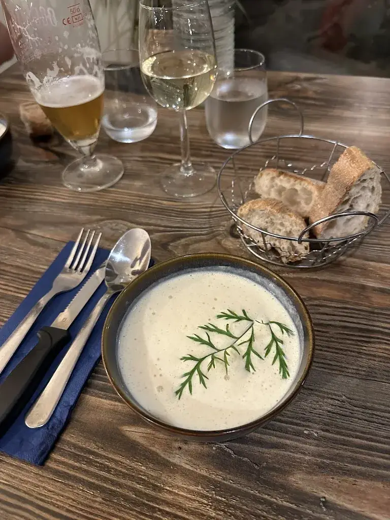 Lais F_La Rencontre Café & Restaurant_Montolieu_review