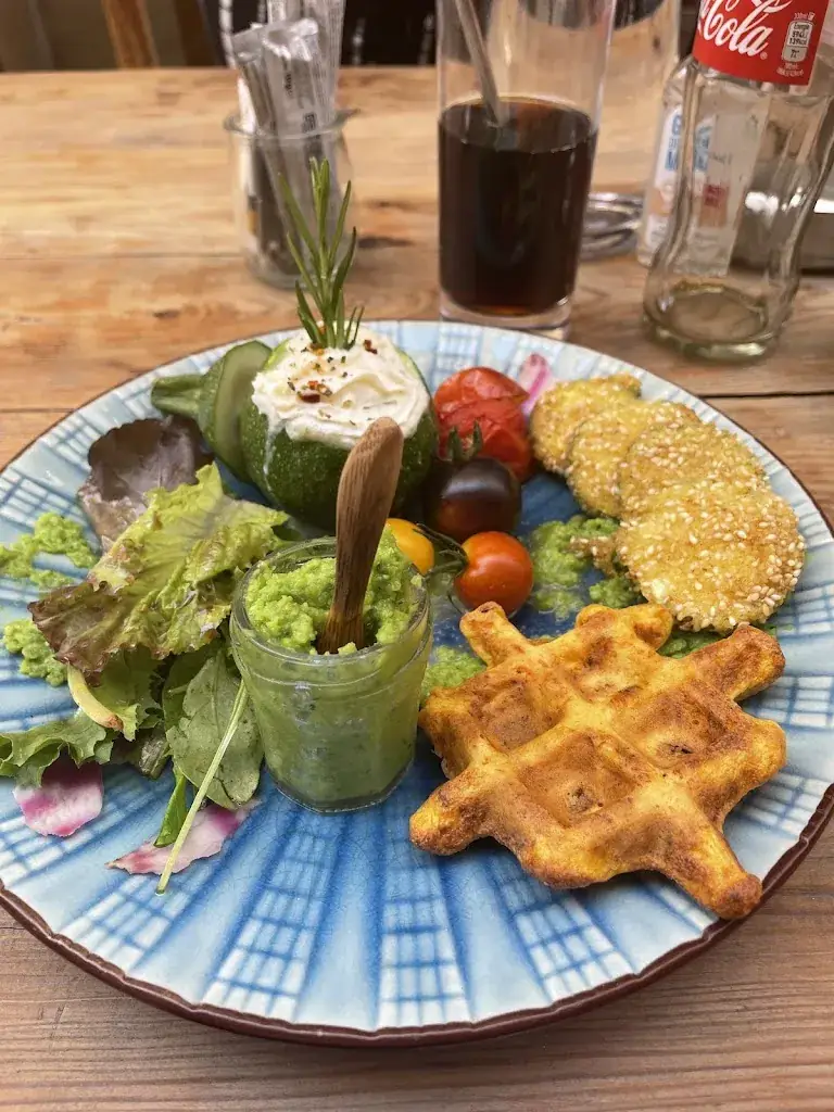 Amelia Hedger_L'histoire sans faim_Anduze_review