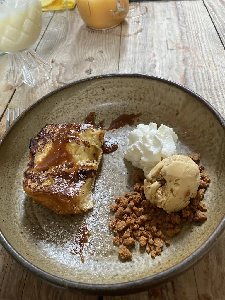 Amélie B_L'histoire sans faim_Anduze_review