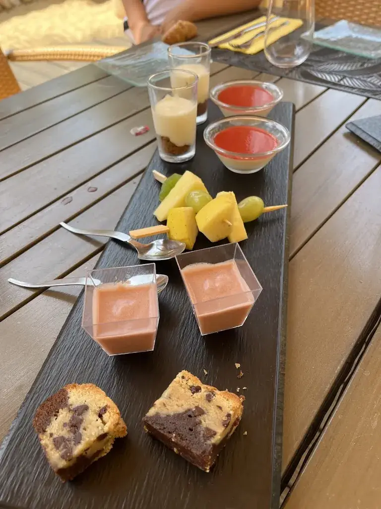 Pavel Gutarov_CocoYa Beach Restaurant - Bar - Cocktails - Tapas - Evènements - Aniane, Montpellier, Hérault_Aniane_review