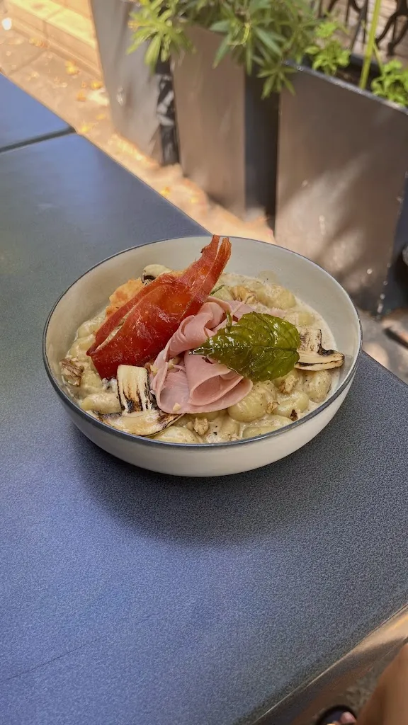 L’Innocent_Aniane_slider_image_2