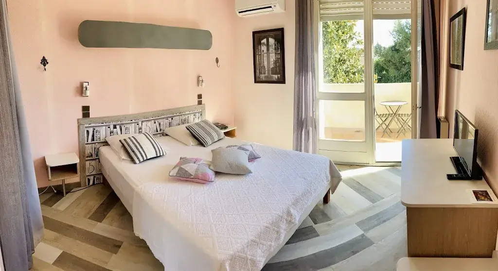 Hostellerie Saint-Benoit_Aniane_slider_image_2