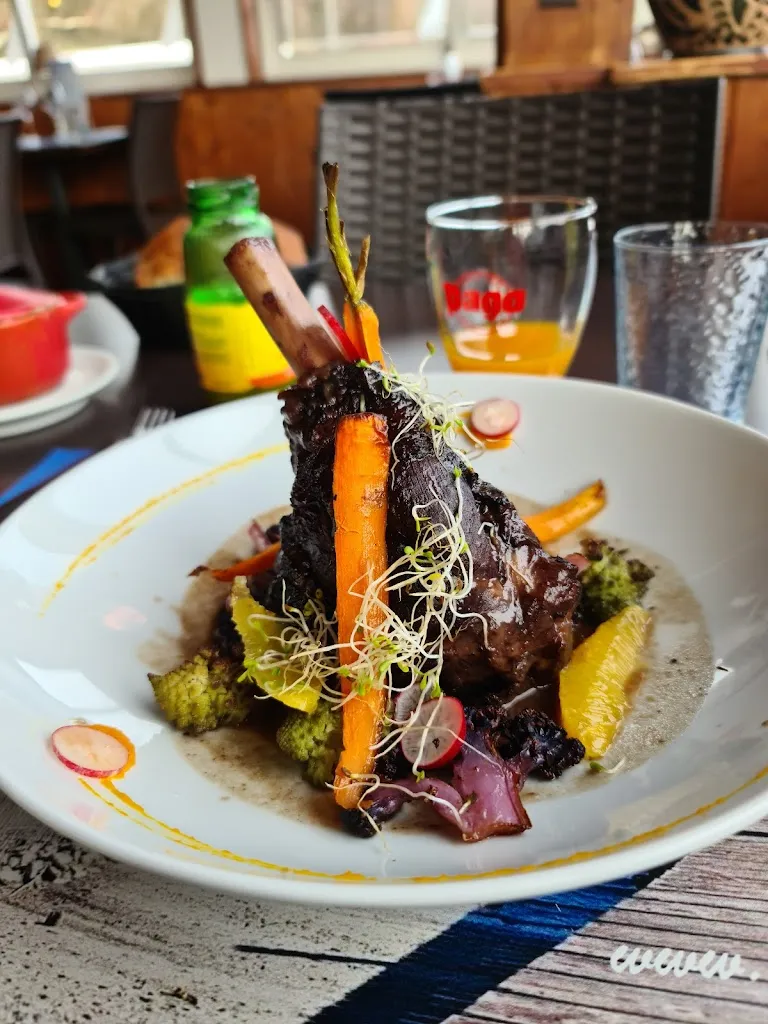 La Plage des Dauphins_Charavines_slider_image_3