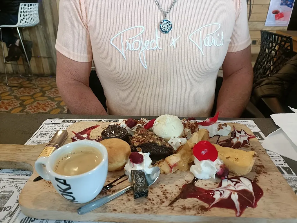 coryne verot_Le 59-62_Aramon_reseña