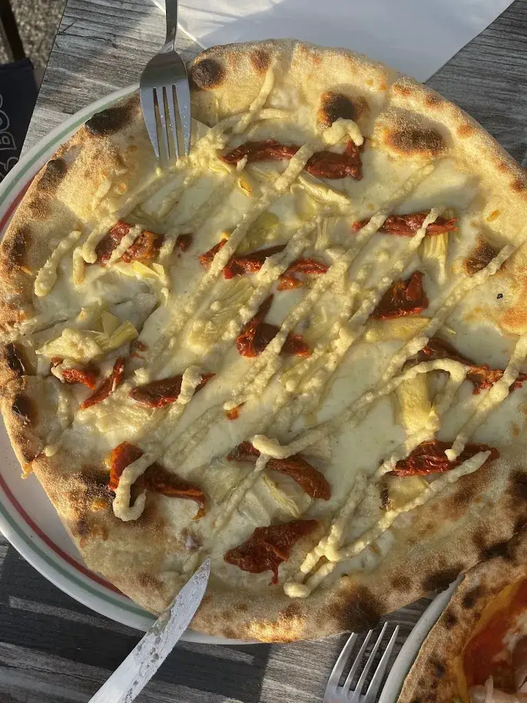 Pizz'Ajò_Aramon_slider_image_2