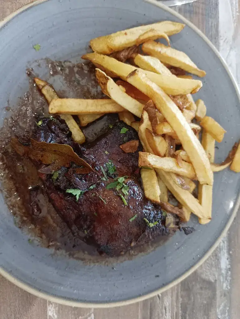 Gare à Fufu!_Aramon_slider_image_2