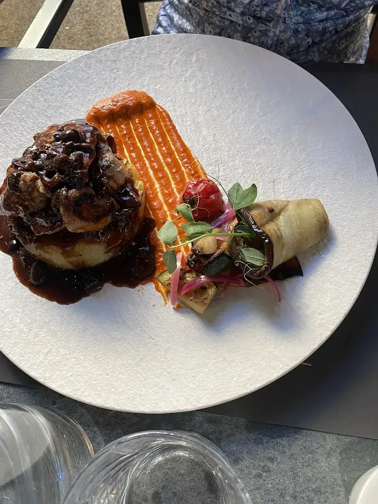 Emanuel Carvalhido_Le Rabelais_Alès_review