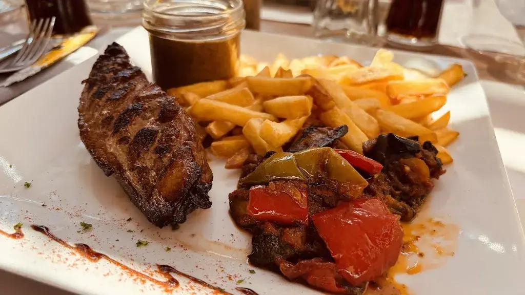 Serena Vanderwoodsen_Le Gambrinus d'Alès_Alès_review