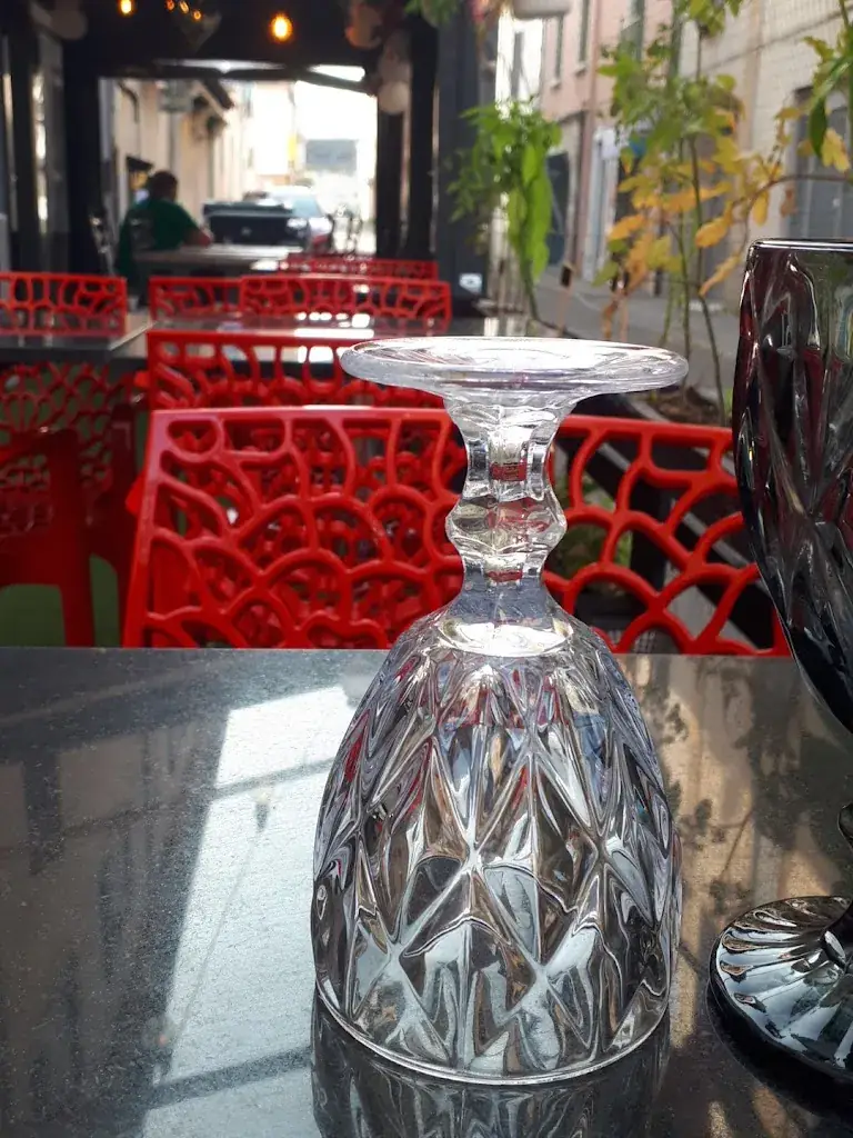 Eymeric Hervé Hénin _Famiglia_Alès_review