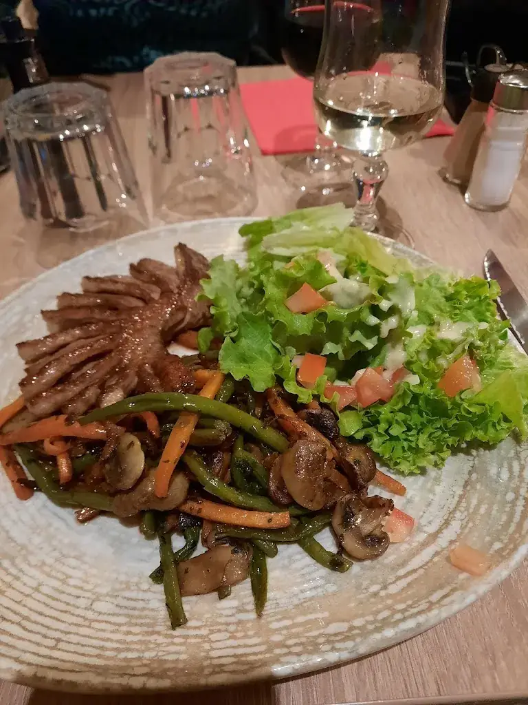 Julie GARCIA_Le Bogart's_Alès_review