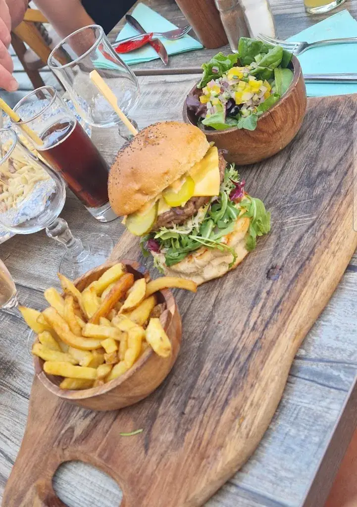 Linda Clifford_L’Antik_Argelès-sur-Mer_review