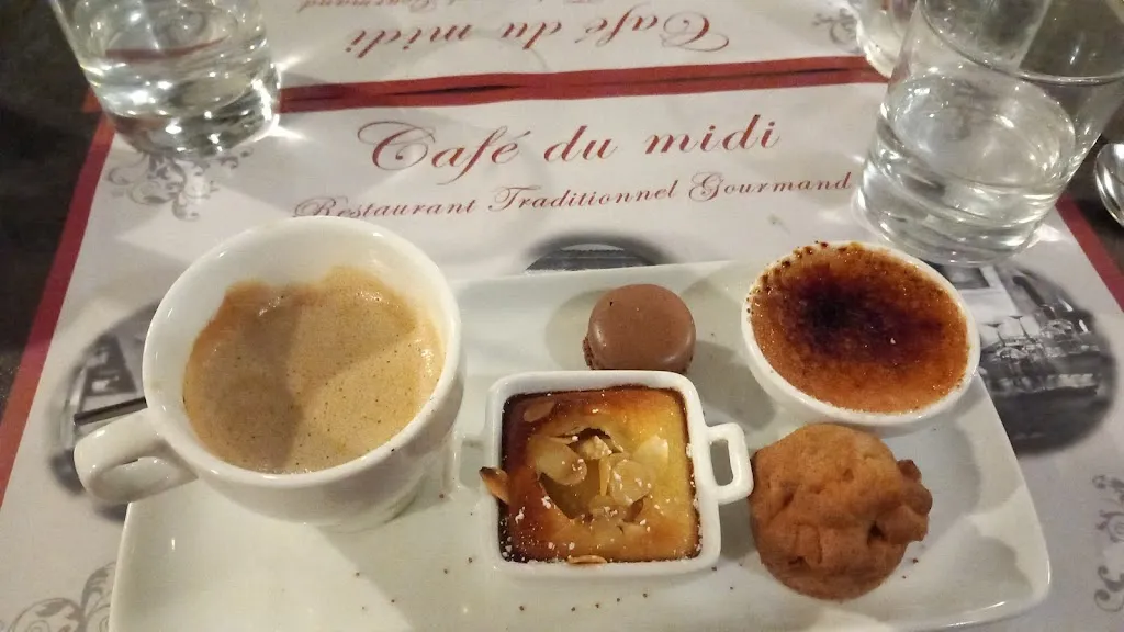 Julie Rowe_Le café du midi_Bize-Minervois_review