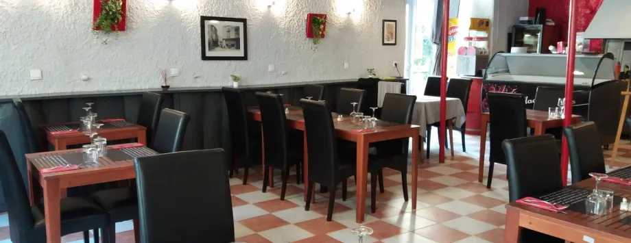 Le café du midi_Bize-Minervois_slider_image_1