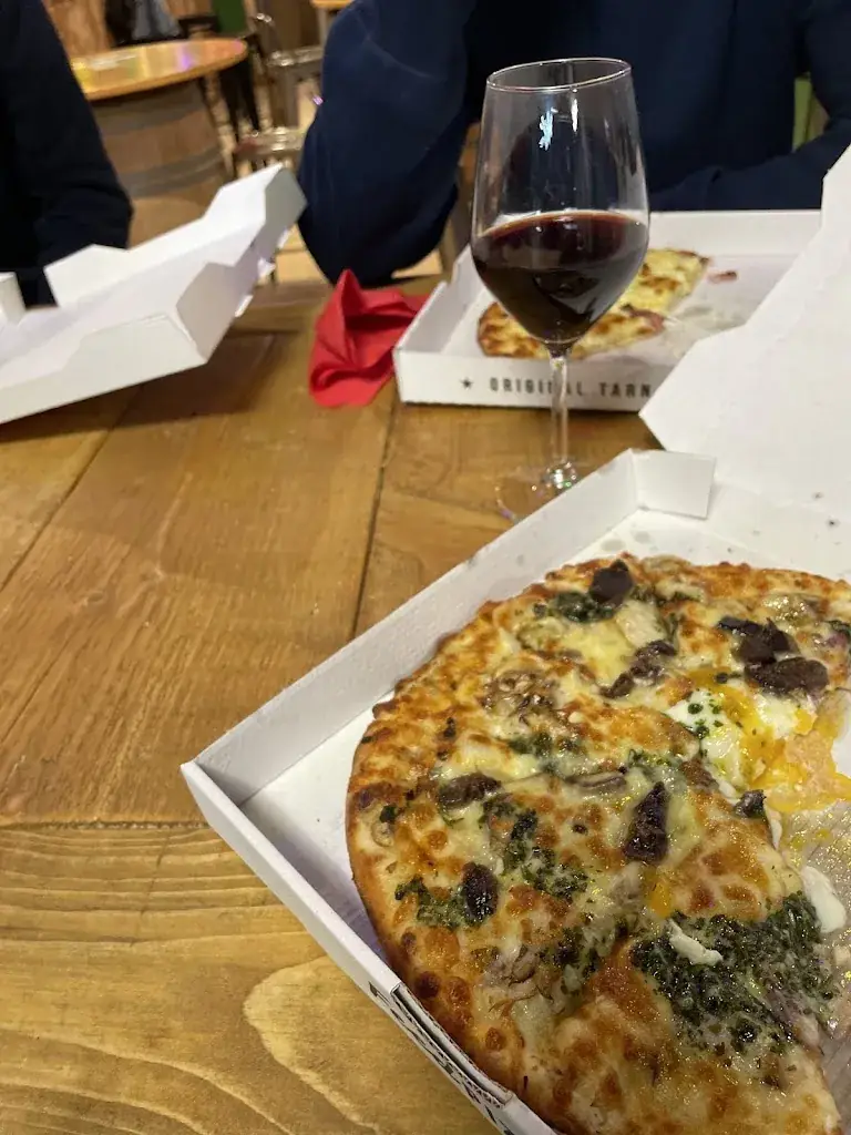 Enjalbert Céline_FeedPizza_Arthès_review