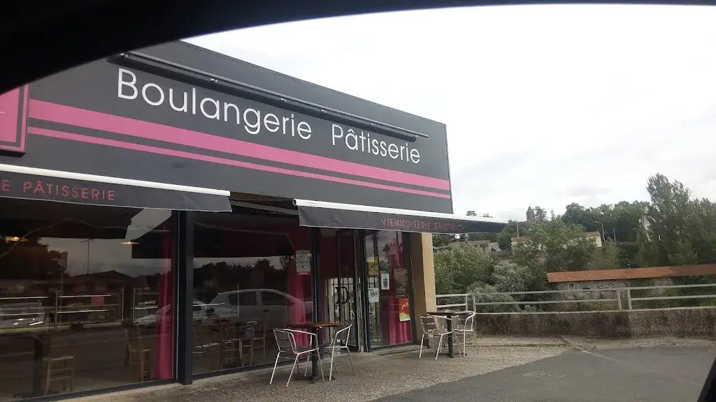 Au Petit Creux restaurant in Arthès