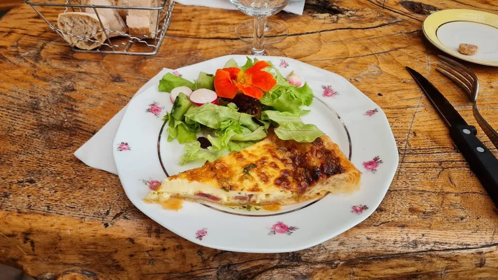 Petr Herrmann_Chez Jo_Portet-d'Aspet_review