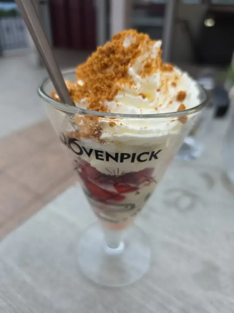 Lee Minett_Le Numéro 3_Argelès-Gazost_reseña