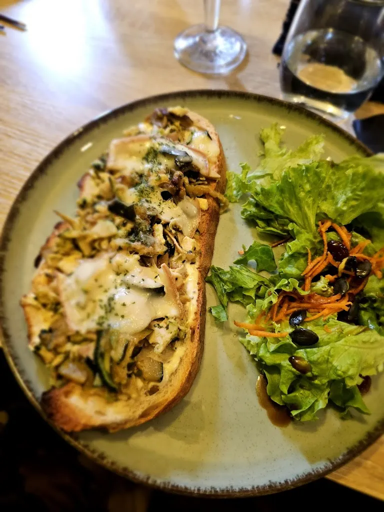 Lucie Bredeloup_LE JARDIN DE SUZANNE_Argelès-Gazost_review