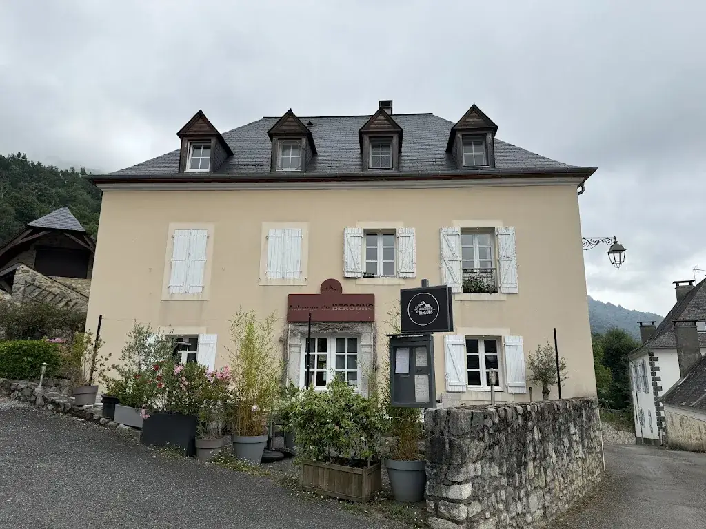 J Calcaterra_Auberge du Bergons_Salles_recensione