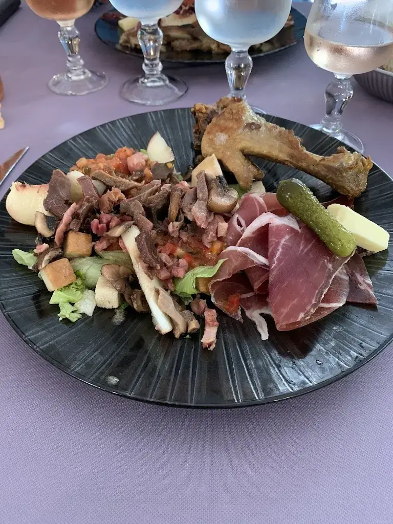 Jerome Becaas_Hôtel-Restaurant CHEZ PIERRE D'AGOS_Agos-Vidalos_review