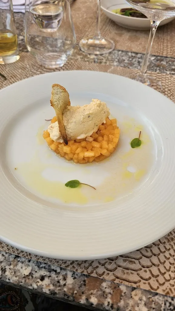 Marion Garcia_Ô tour de la table_Nébian_review