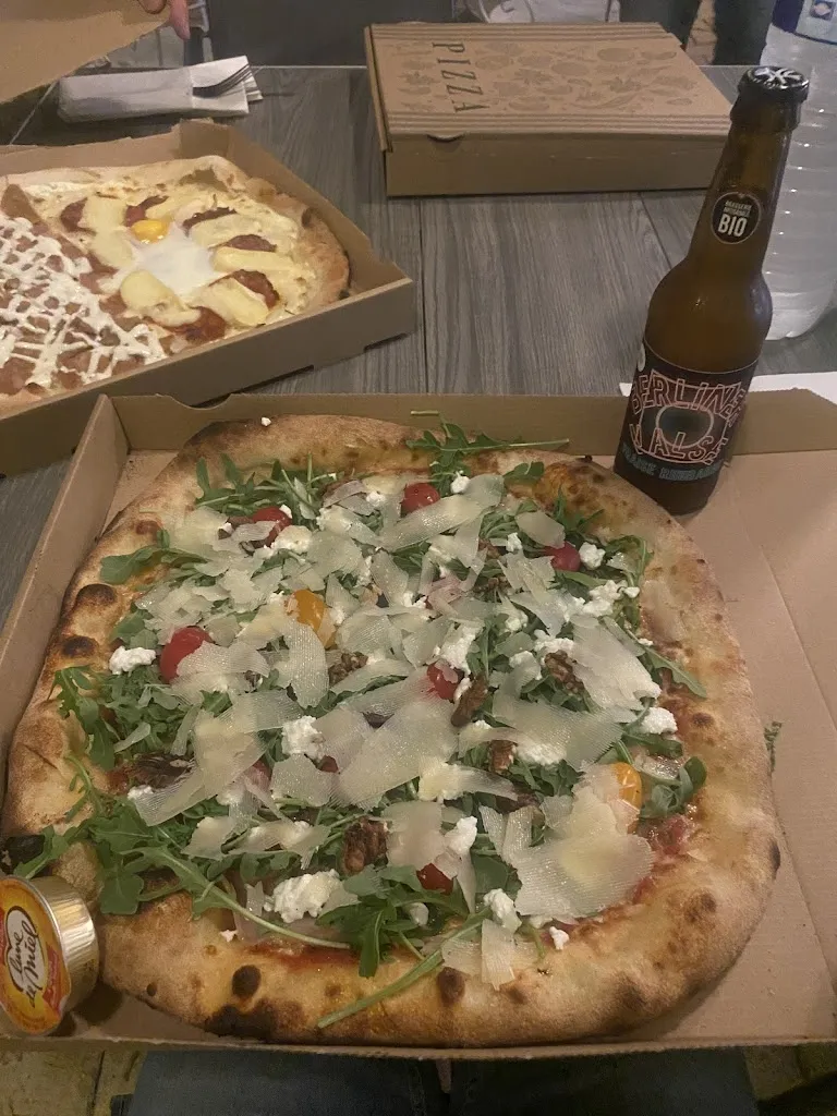 franck rivet_La Felicità_Péret_review