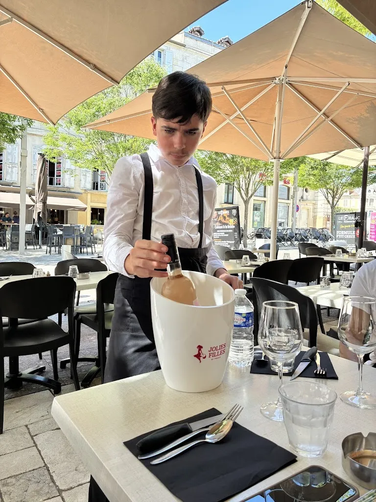 Madeline Slovenz_Le France Brasserie Restaurant_Auch_review