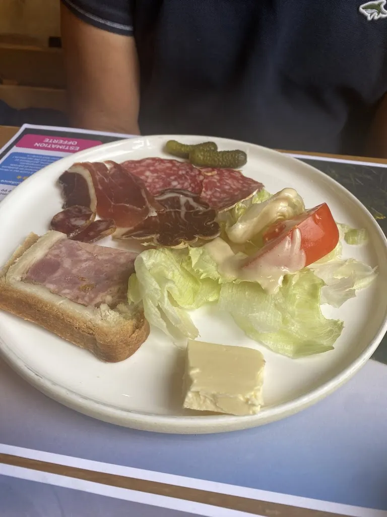 sandrine vacilotto_L'Auberge chez Joe & Marco_Sappey-en-Chartreuse_recensione