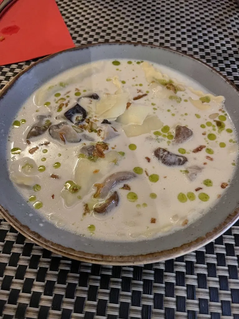 Daniela Pucciarelli_Le Q.G_Arles_review