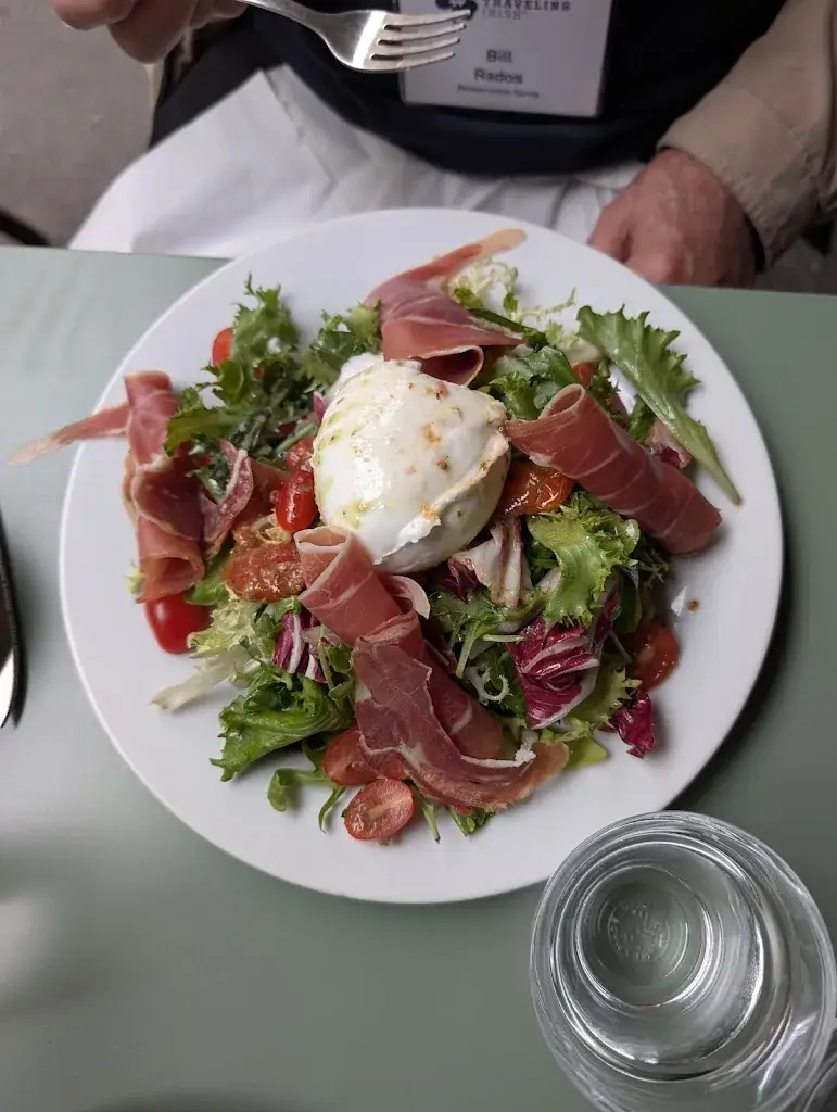 Andrea Chamblee_Café Factory République_Arles_review