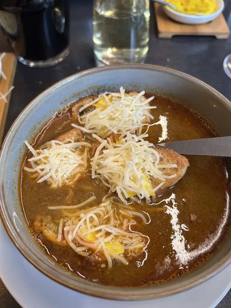 R M the Scot_Restaurant L'Escaladou_Arles_review