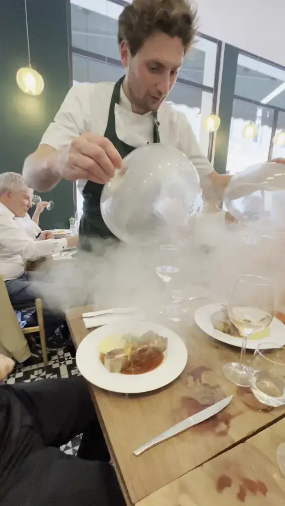 Samuel Suen_Le Cochon Qui Fume Arles_Arles_review