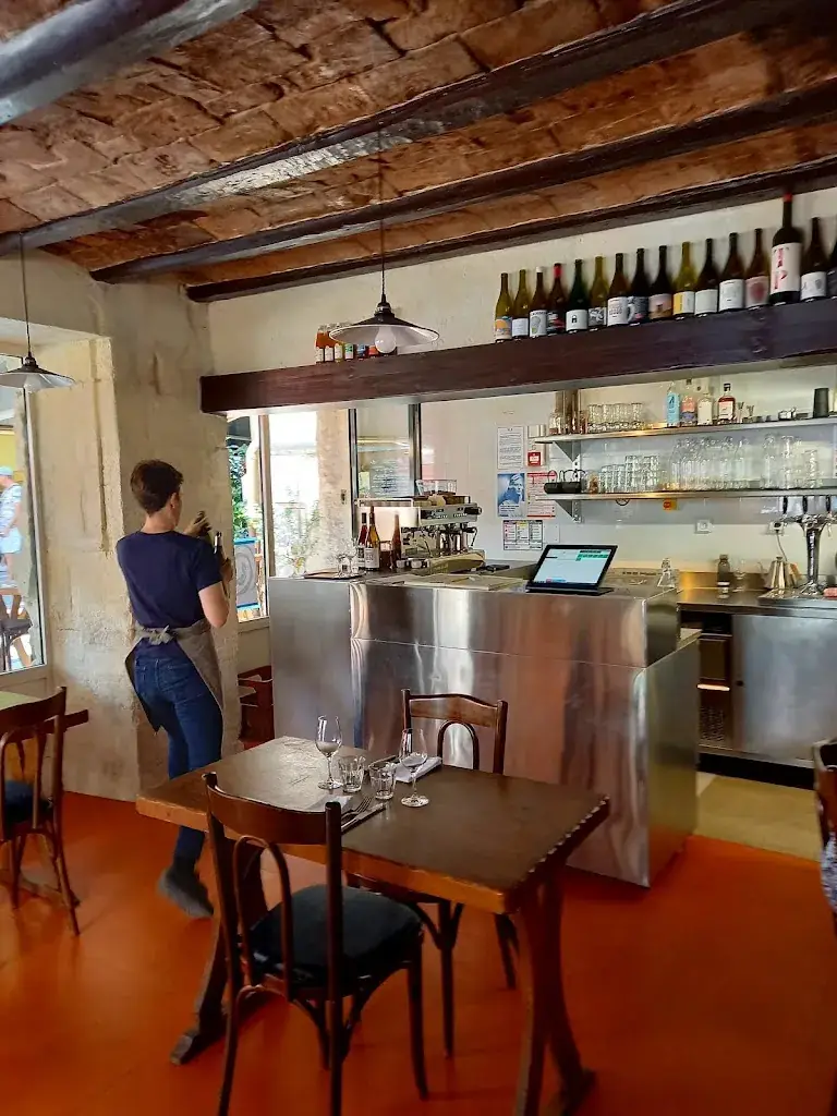 Inari restaurant in Arles