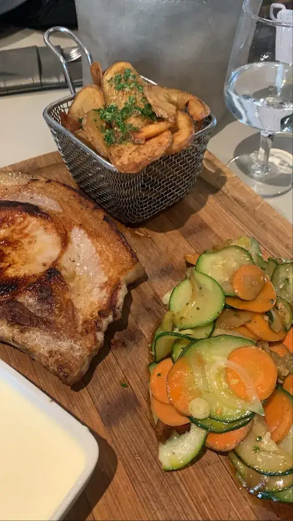 laura gomez_Brasserie Les Ateliers - Restaurant Arles_Arles_review